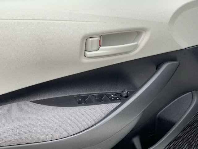 Used 2026 Toyota Corolla LE FWD image 17