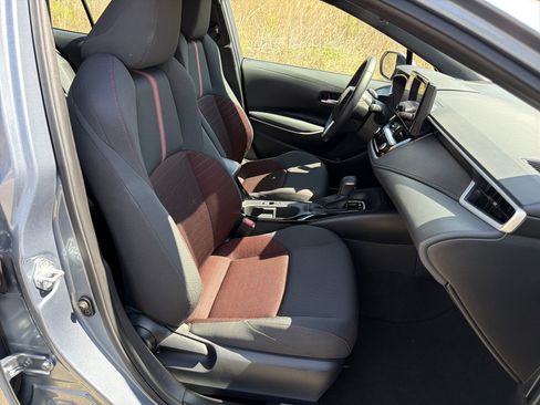 Used 2025 Toyota Corolla SE w/ Convenience Package image 13