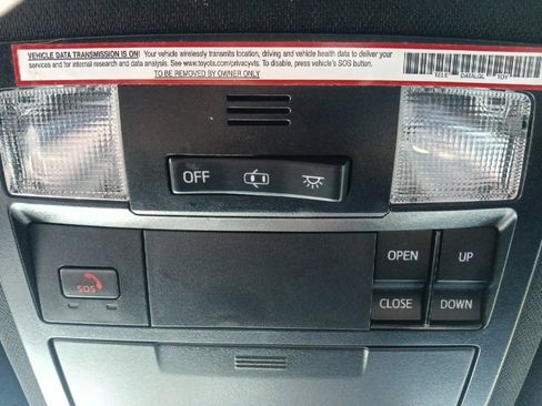 Used 2022 Toyota Tacoma TRD Off-Road image 25