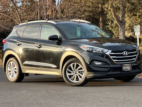 Used 2017 Hyundai Tucson SE image 2