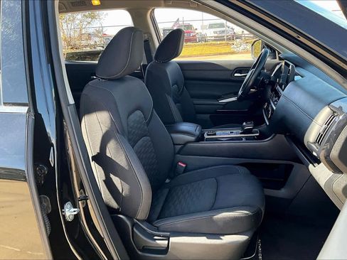 Used 2022 Nissan Pathfinder SV image 8