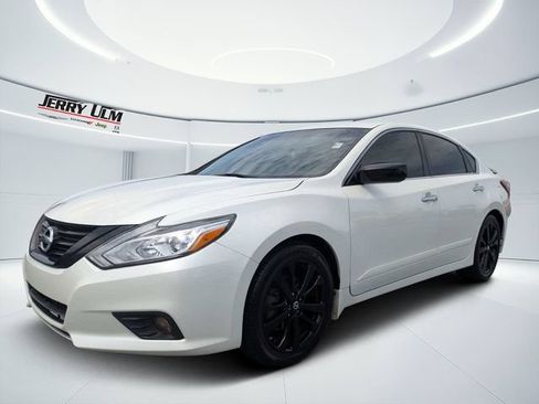Used 2018 Nissan Altima 2.5 SR w/ SR Midnight Edition FWD image 7