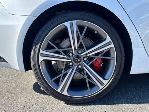 Used 2025 Genesis G70 2.5T w/ Sport Prestige Package image 17