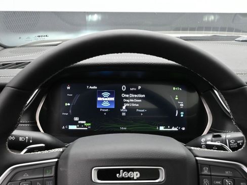 Used 2025 Jeep Grand Cherokee Limited 4xe image 32