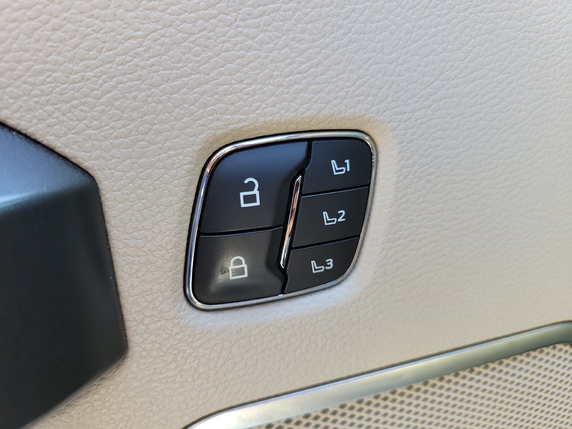 Used 2021 Ford F250 Limited AWD/4WD image 22