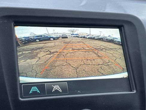 Used 2018 Chevrolet Equinox LT image 12