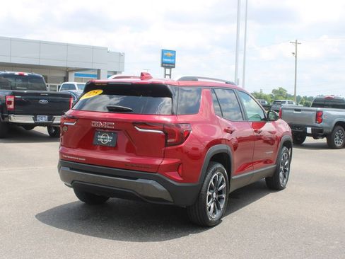 Used 2025 GMC Terrain Elevation w/ Elevation Premium Package AWD/4WD image 9