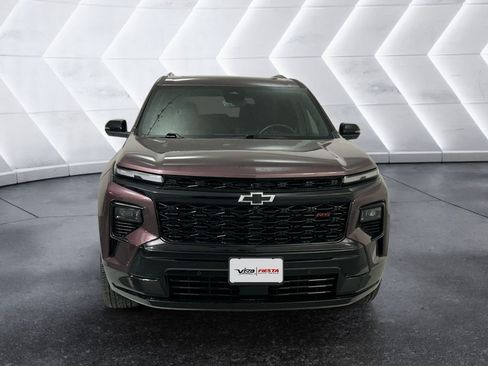 Used 2025 Chevrolet Traverse RS FWD image 2