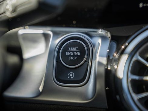 Certified 2023 Mercedes-Benz GLB 250 4MATIC image 27