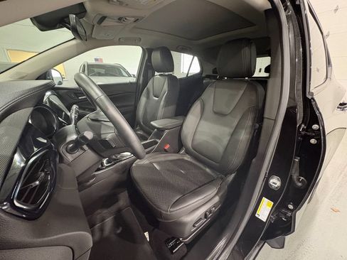 Used 2023 Buick Encore GX Essence w/ Experience Buick Package FWD image 9