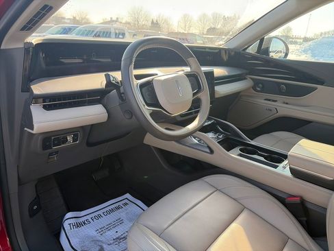 Used 2025 Lincoln Nautilus Premier w/ Equipment Group 102A image 19