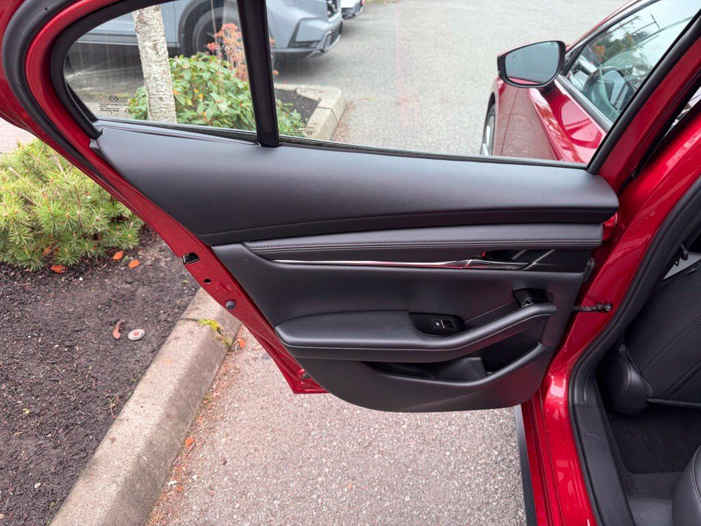 Used 2021 MAZDA MAZDA3 s FWD image 16
