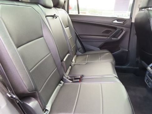 Used 2020 Volkswagen Tiguan SE w/ Panoramic Sunroof Package AWD/4WD image 39