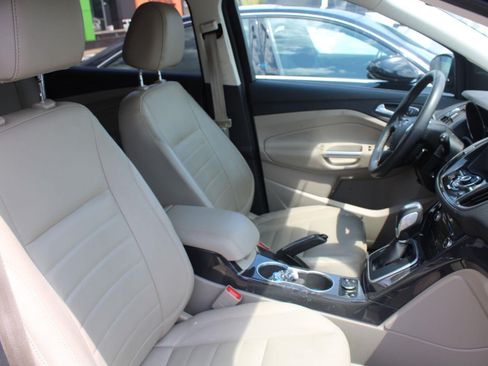 Used 2014 Ford Escape Titanium w/ Equipment Group 401A AWD/4WD image 4
