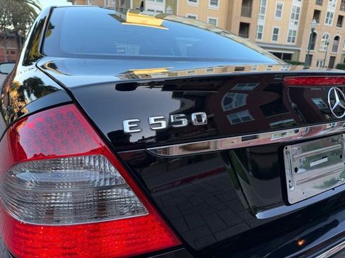 Used 2009 Mercedes-Benz E 550 Sedan image 20