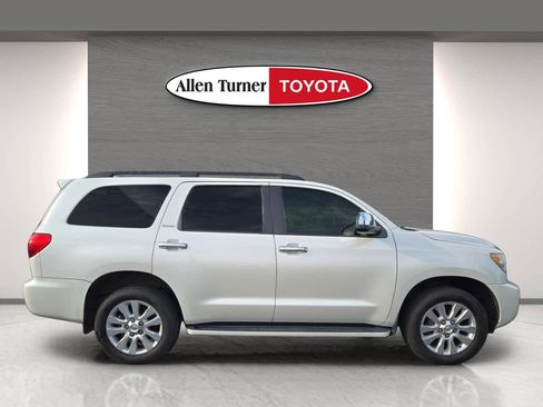 Used 2017 Toyota Sequoia Platinum image 5