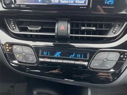 Used 2018 Toyota C-HR XLE image 24