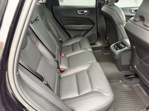 Certified 2023 Volvo XC60 B5 Ultimate w/ Climate Package AWD/4WD image 19