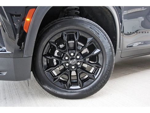 Used 2024 Chevrolet Traverse LT w/ Midnight/Sport Edition FWD image 33