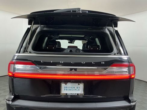 Used 2020 Lincoln Navigator Reserve w/ Equipment Group 208A Reserve image 32