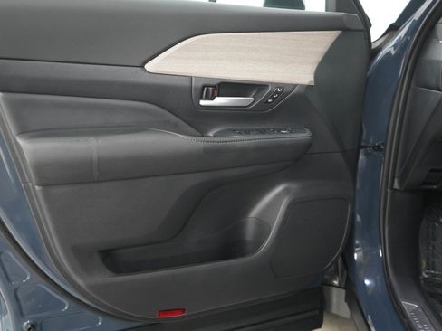 Used 2026 Toyota Grand Highlander AWD image 20