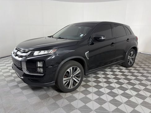 Used 2020 Mitsubishi Outlander Sport SE AWD/4WD image 3