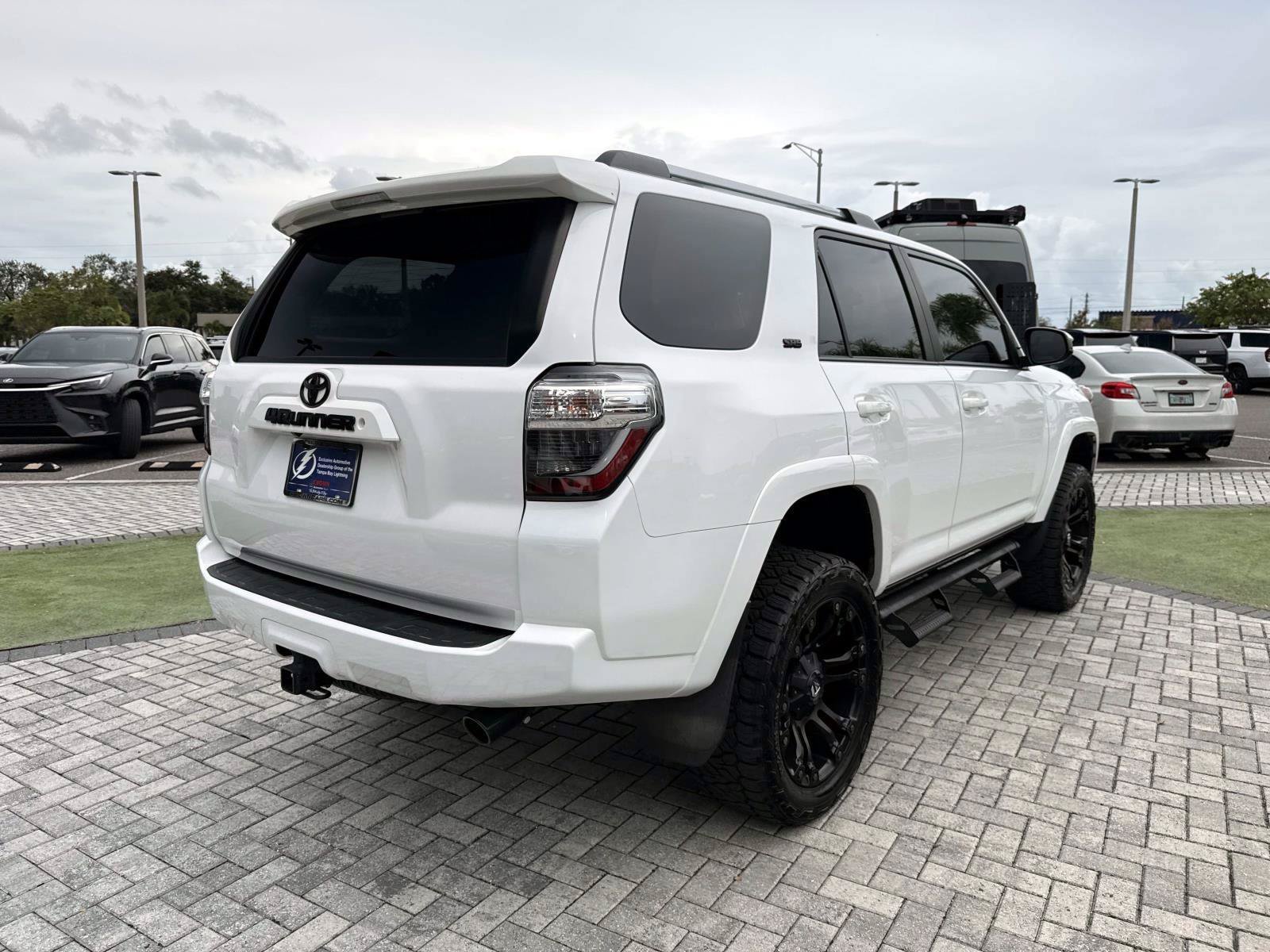 Used 2019 Toyota 4Runner SR5 AWD/4WD image 5