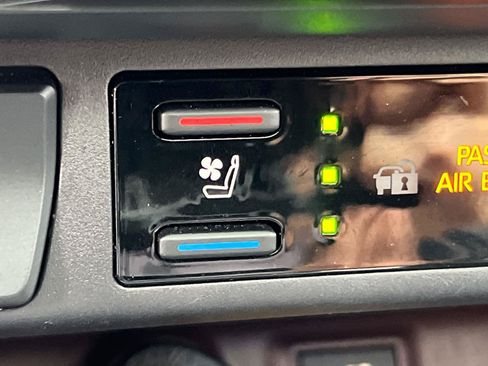 Certified 2025 Toyota RAV4 Limited w/ Advanced Technology Package FWD image 31