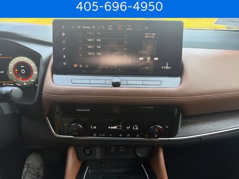 Used 2024 Nissan Rogue Platinum FWD image 23