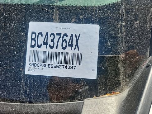 Certified 2025 Kia Niro LX FWD image 5