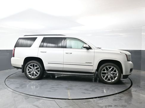 Used 2017 GMC Yukon SLT image 3