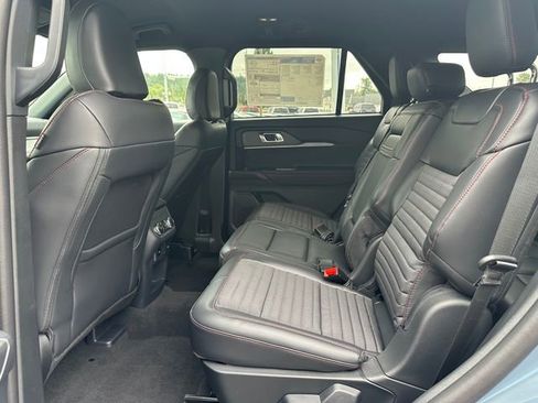New 2025 Ford Explorer ST-Line w/ ST-Line Street Pack image 18