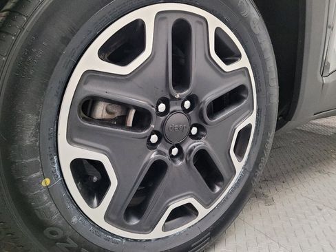 Used 2020 Jeep Renegade Altitude FWD image 31