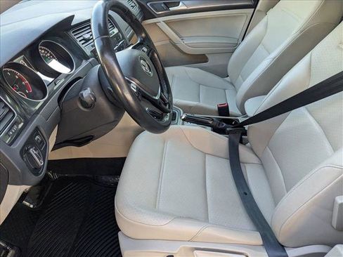 Used 2019 Volkswagen Golf Alltrack SE image 14