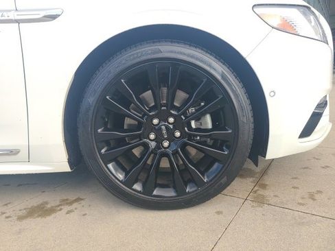 Used 2020 Lincoln Continental Reserve w/ Luxury Package image 9