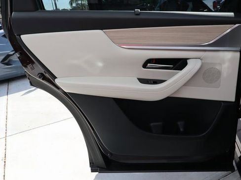 Used 2024 MAZDA CX-90 Plug-In Hybrid w/ Premium Plus image 32