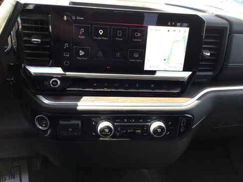 Used 2025 GMC Sierra 1500 SLT image 13