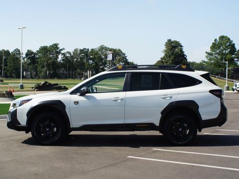 Used 2025 Subaru Outback Wilderness image 16