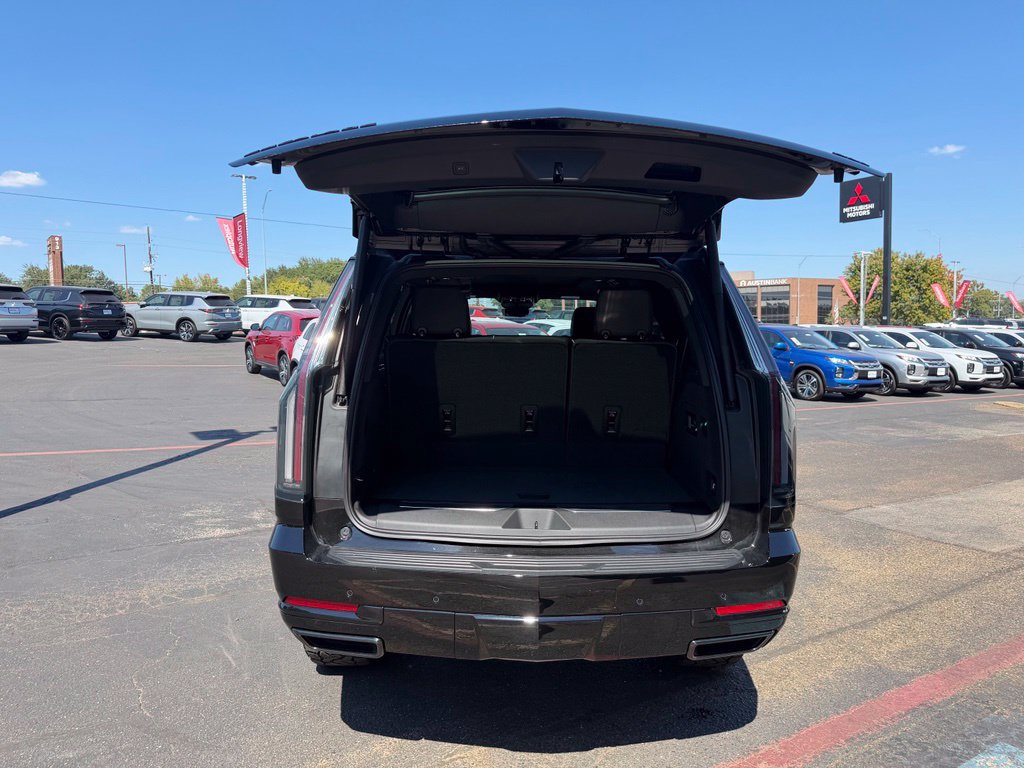 Used 2026 Cadillac Escalade Sport w/ LPO, ONYX Package AWD/4WD image 9