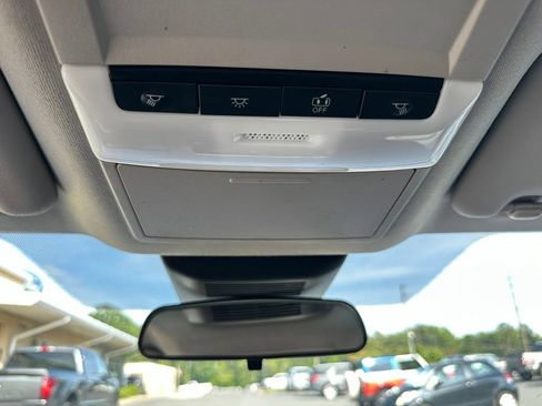 Used 2025 Nissan Sentra SV FWD image 31