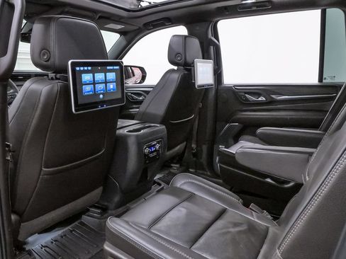 Used 2023 GMC Yukon XL Denali AWD/4WD image 10