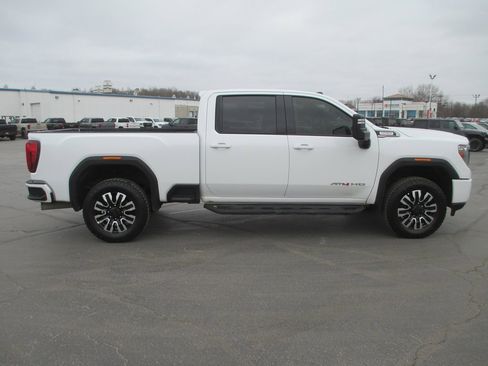 Used 2020 GMC Sierra 2500 AT4 w/ AT4 Premium Package image 3