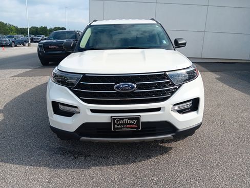 Used 2020 Ford Explorer XLT w/ Equipment Group 202A RWD image 9