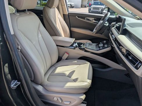 Used 2022 Lincoln Nautilus FWD w/ Premium Package image 15