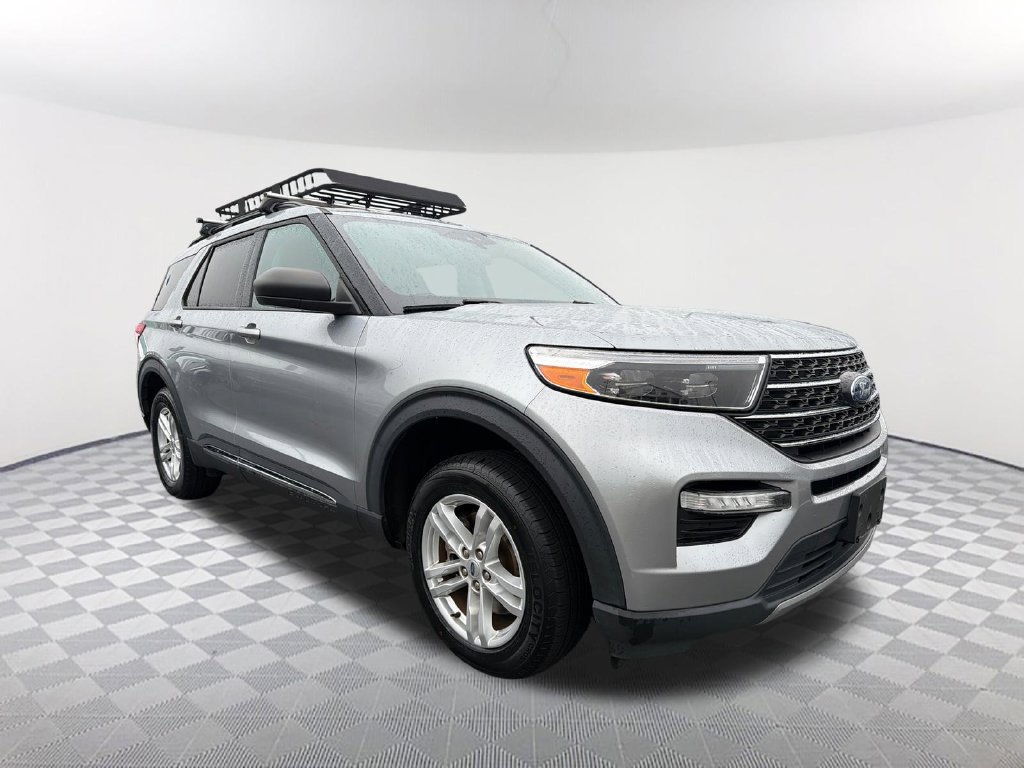 Used 2023 Ford Explorer XLT w/ Equipment Group 202A AWD/4WD image 3