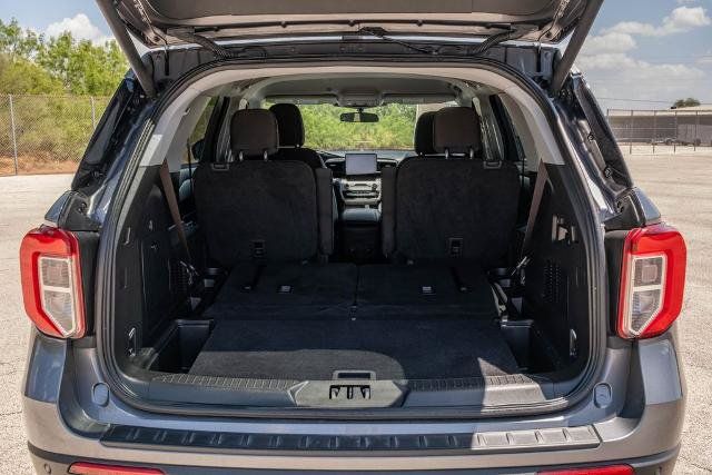 Used 2023 Ford Explorer XLT RWD image 25