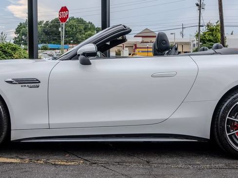 Used 2022 Mercedes-Benz SL 55 AMG 4MATIC image 31