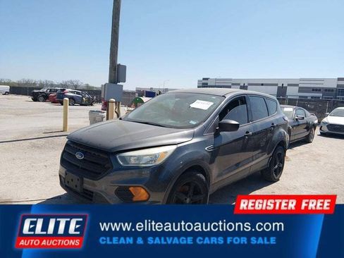 Used 2017 Ford Escape S image 3