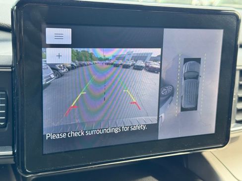 Used 2022 Ford Explorer XLT w/ Equipment Group 202A image 11