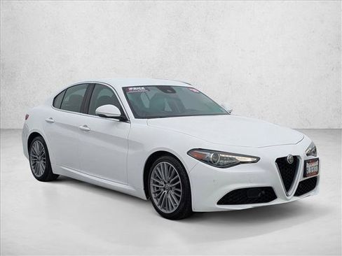 Used 2018 Alfa Romeo Giulia Ti w/ Quick Order Package 22Z Lusso image 3